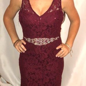Maroon / deep red prom dress